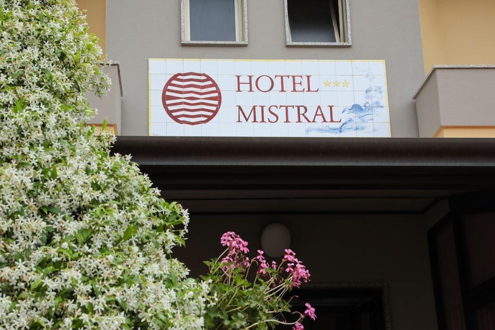 Hotel Mistral アルゲーロ エクステリア 写真
